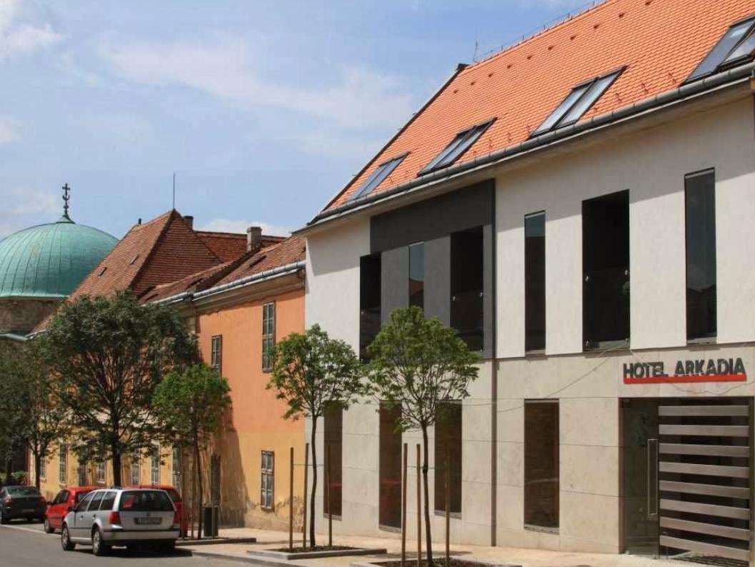 Hotel Arkadia Pécs Exterior photo